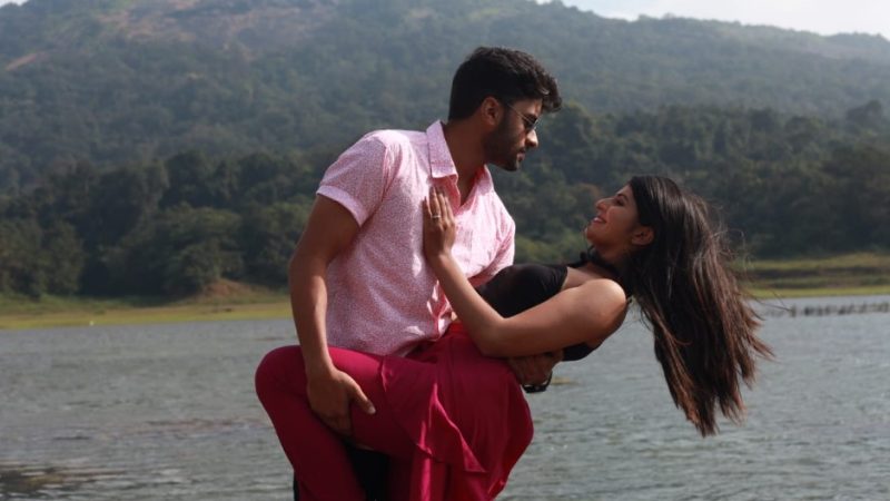 ವೆಂಕಟ್ ಭಾರಧ್ವಜ್ ನಿರ್ದೇಶನ ನಗುವಿನ ಹೂಗಳ ಮೇಲೆ ಮೊದಲ ಹಾಡು ಬಿಡುಗಡೆ