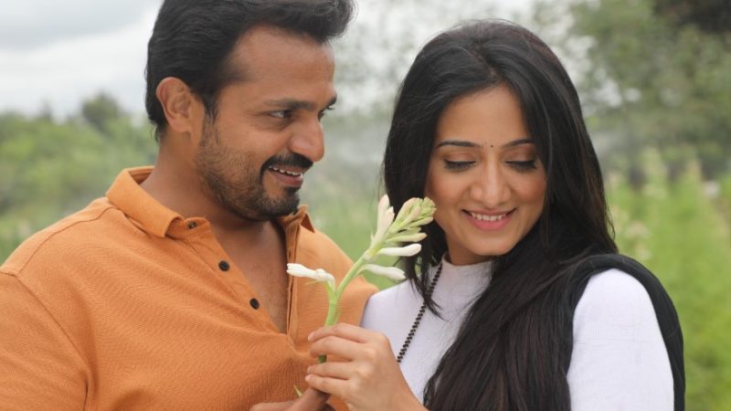 ಹರ್ಷಿಕಾ ಪೂಣಚ್ಚ –ವಿಜಯ್ ರಾಘವೇಂದ್ರ ಜೋಡಿ ಕಾಸಿನಸರ ಸಿಡಿ ಬಿಡುಗಡೆ ಮಾಡಿದ ಸಿಎಂ