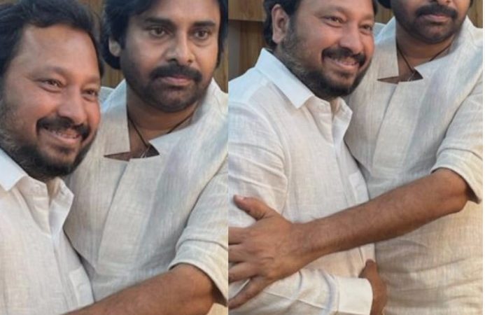 ಕಬ್ಜ ಸಿನಿಮಾ ನೋಡಿ ಚಂದ್ರು ಅಪ್ಪಿಕೊಂಡ ತೆಲುಗು ಪವರ್ ಸ್ಟಾರ್ ಪವನ್ ಕಲ್ಯಾಣ್