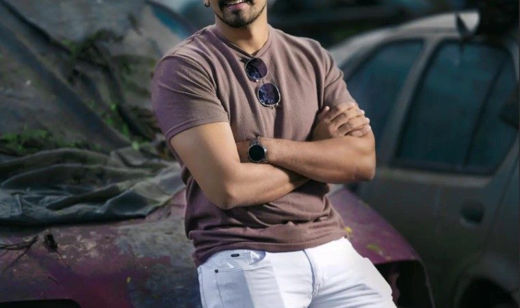 50ಕ್ಕೂ  ಹೆಚ್ಚು  ಸೆಲೆಬ್ರಿಟಿಗಳಿಂದ `ಹುಲಿಯಾ’ ಟೈಟಲ್ ಬಿಡುಗಡೆ