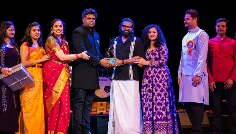 ನಟ ರಿಷಬ್ ಶೆಟ್ಟಿಗೆ ಅಂತರಾಷ್ಟ್ರೀಯ ಗೌರವ ಅಮೇರಿಕಾದಲ್ಲಿ “ವಿಶ್ವ ಶ್ರೇಷ್ಠ ಕನ್ನಡಿಗ ” ಪ್ರಶಸ್ತಿ