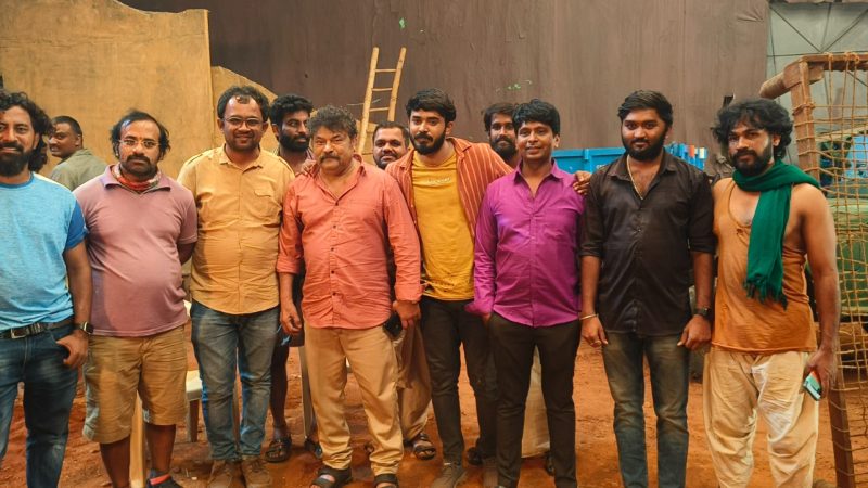 ಚಿತ್ರೀಕರಣ ಮುಗಿಸಿದ ‘ಎಲ್ಲೋ ಜೋಗಪ್ಪ ನಿನ್ನರಮನೆ’ : ಮಾಸ್ ಹಾಡಿನ ಮೂಲಕ ಕುಂಬಳಕಾಯಿ ಹೊಡೆದ ತಂಡ