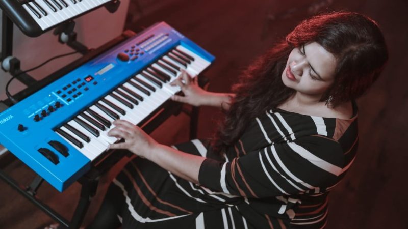 ಕನ್ನಡ ಚಿತ್ರರಂಗಕ್ಕೆ ಮತ್ತೊಬ್ಬ ಭರವಸೆಯ ಸಂಗೀತ ನಿರ್ದೇಶಕಿ ಮಾನಸ ಹೊಳ್ಳ