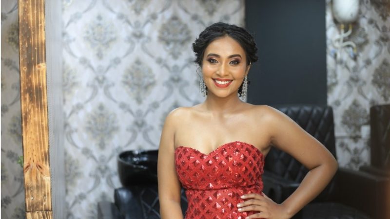 ಟೆಕ್ಕಿ ನಿರ್ದೇಶನದ ಚಿತ್ರ “ಶೋಷಿತೆ” :ಬಿಡುವಿನ ಬಳಿಕ ಮತ್ತೆ ನಾಯಕಿಯಾಗಿ ಬಂದ ಡಾ.ಜಾನ್ವಿ ರಾಯಲ