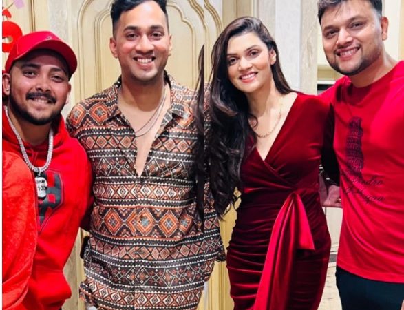 ಕ್ರಿಕೆಟರ್ ಪೃಥ್ವಿ ಶಾ ಜೊತೆ ನಟಿ ನಿಮಿಕಾ ರತ್ನಾಕರ್ ಕ್ರಿಸ್‍ಮಸ್ ಸಂಭ್ರಮ