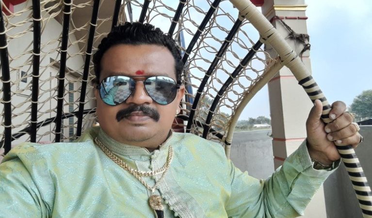 “ಪ್ರೀತಿಯ ಹುಚ್ಚ” ಚಿತ್ರದಲ್ಲಿ ಖಡಕ್ ವಿಲನ್ ಪಾತ್ರದಲ್ಲಿ ಯುವ ನಟ ಶಿವಯೋಗಿ ಸಿದ್ದಪ್ಪ