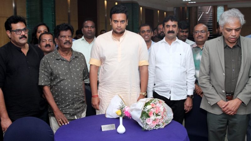 “ಸಿಗ್ನಲ್ ಮ್ಯಾನ್ 1971” ಹಾಡು ಮೈಸೂರು ಯುವರಾಜರಿಂದ ಅನಾವರಣ