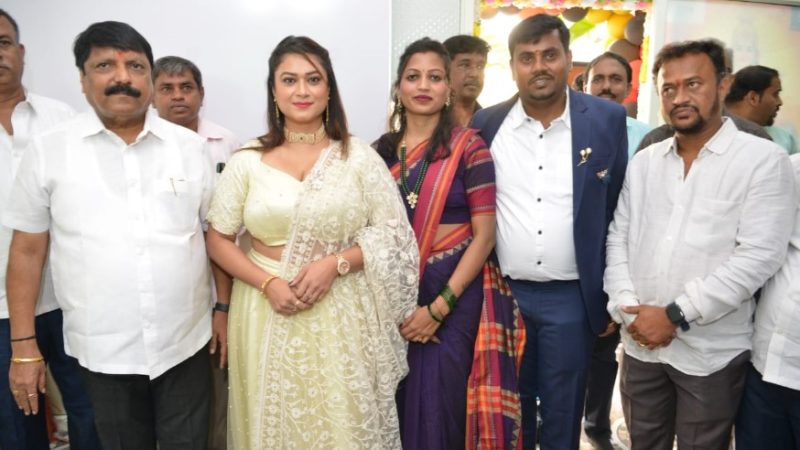 “ಸಮೃದ್ಧಿ ರಂಗತಂಡ” ಆರಂಭ: ಬಿಗ್ ಬಾಸ್ ಬೆಡಗಿ ತನಿಷಾ ಕುಪ್ಪಂಡ ಶುಭ ಹಾರೈಕೆ