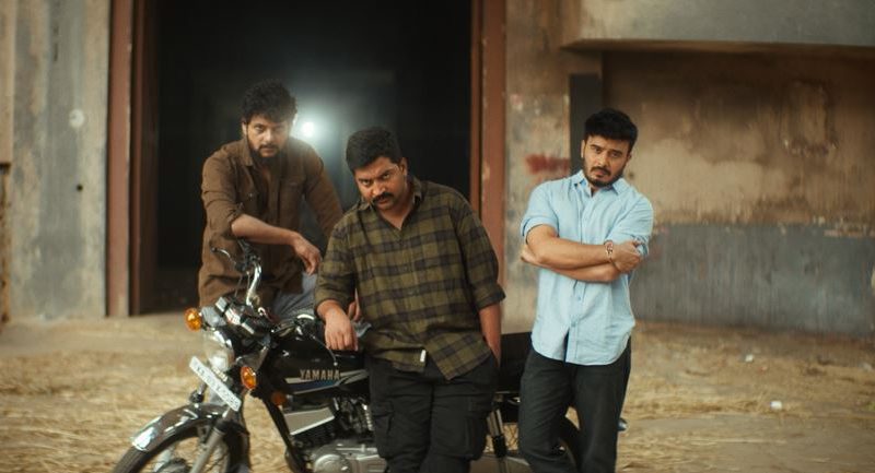 Maryade Prashne Film Reviw : ನಂಬಿದವರಿಗಾಗಿ ಬದುಕುವುದೇ ಮದ್ಯಮವರ್ಗದವರ “ಮರ್ಯಾದೆ ಪ್ರಶ್ನೆ”