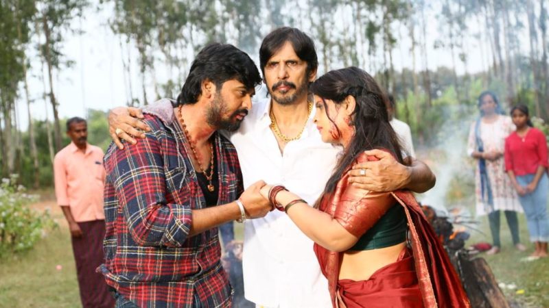 “ಮುಗಿಲ ಮಲ್ಲಿಗೆ” ಚಿತ್ರದಲ್ಲಿ ‘ಮುತ್ತತ್ತಿ ದೇವರಾಜ್ ‘ ಆಗಿ ಥ್ರಿಲ್ಲರ್ ಮಂಜು