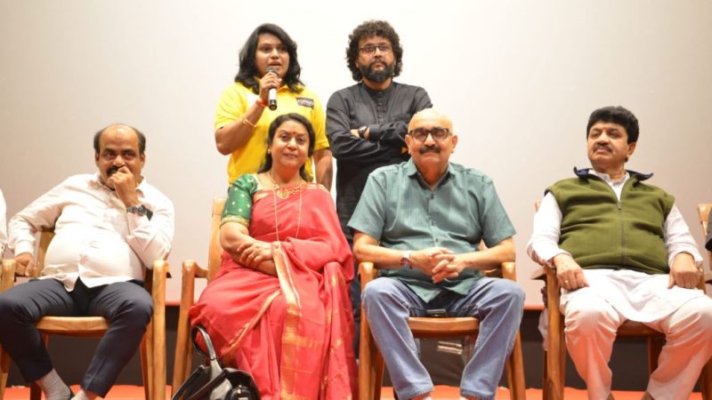 ” ಪಾಠಶಾಲ’ ಚಿತ್ರದ ಟೀಸರ್ ಬಿಡುಗಡೆ ಮಾಡಿದ ಪಾಕಶಾಲ ಪ್ರವೀಣ ಸಿಹಿಕಹಿ ಚಂದ್ರು ದಂಪತಿ