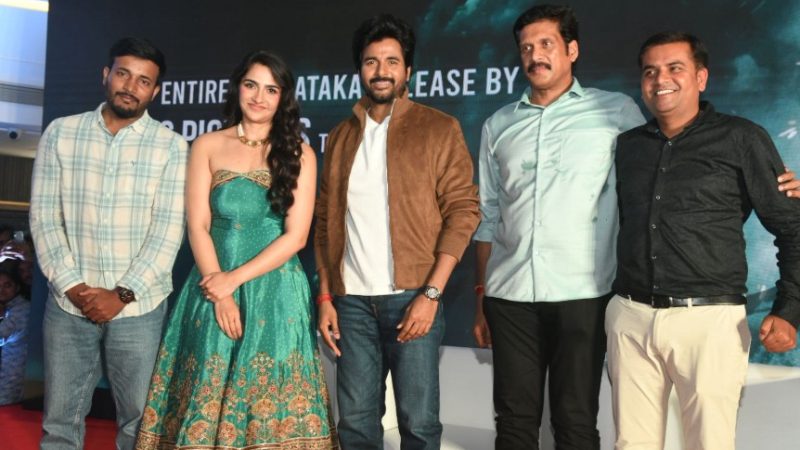 ಅಭಿಮಾನಿಗಳ ಅಭಿಮಾನಕ್ಕೆ ಮನಸೋತ ತಮಿಳು ನಟ ಶಿವ ಕಾರ್ತಿಕೇಯನ್