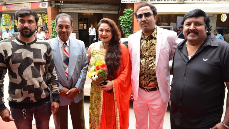 ನಟ ಕಮಲ್‌ ರಾಜ್ ಕಮಾಲ್ : ಏಕ ಕಾಲಕ್ಕೆ ಮೂರು ಚಿತ್ರಗಳ ಪೋಸ್ಟರ್ ಬಿಡುಗಡೆ : ಕುತೂಹಲ ಹೆಚ್ಚಳ