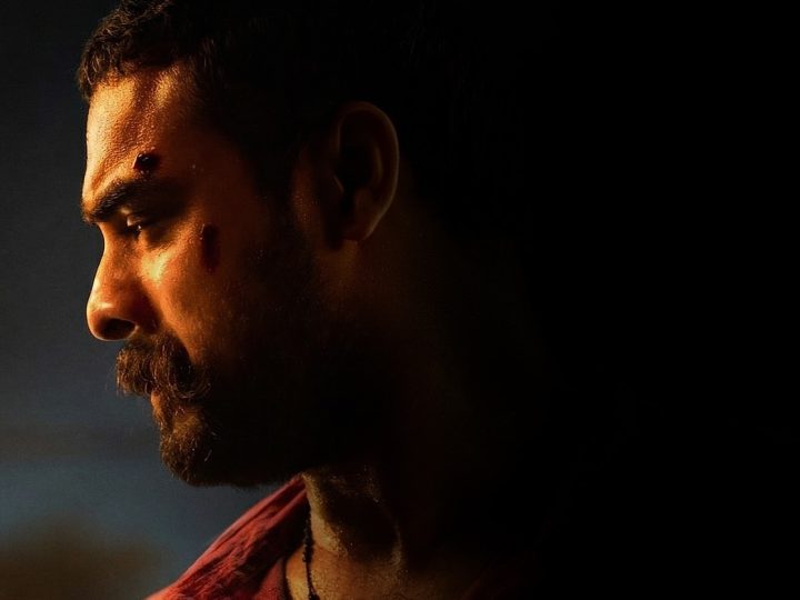 ಆಕ್ಷನ್ ಪ್ಯಾಕ್ಡ್ ಪಳ್ಳಿಚಟ್ಟಂಬಿ ಟೀಸರ್ ರಿಲೀಸ್…ಏಪ್ರಿಲ್ 10ಕ್ಕೆ ಟೋವಿನೋ ಥಾಮಸ್ ತೆರೆಗೆ