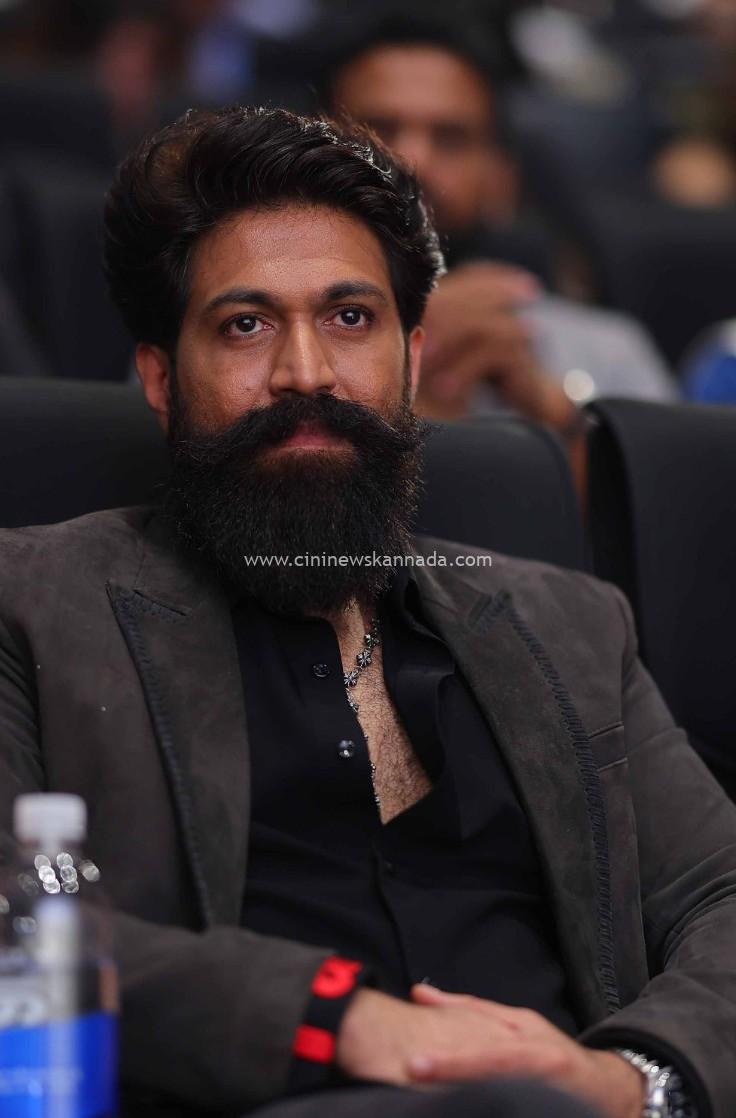ಸೋಲು- ಗೆಲುವು ಮೀರಿ ಪ್ರಯತ್ನ ಅಗತ್ಯ : ಇತಿಹಾಸದಲ್ಲಿ ಹೆಜ್ಜೆ ಗುರುತು ನಿರ್ಮಾಣಕ್ಕೆ ಬುನಾದಿ – ನಟ ರಾಕಿಂಗ್ ಸ್ಟಾರ್ ಯಶ್