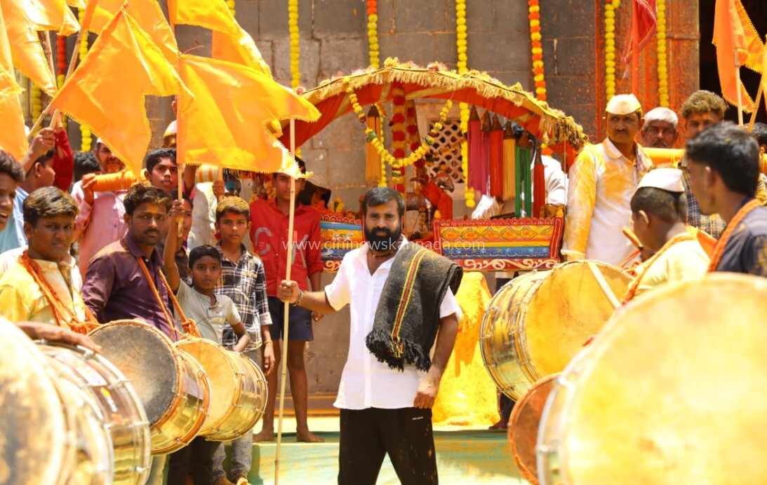 ಮಾಯಕ್ಕನ ದೇವಸ್ಥಾನದಲ್ಲಿ `ಅನಂತ ಪಯಣ’ದ ಗುಡಿಯ ತುಂಬಾ ಭಂಡಾರ ಹಾಡು ಬಿಡುಗಡೆ